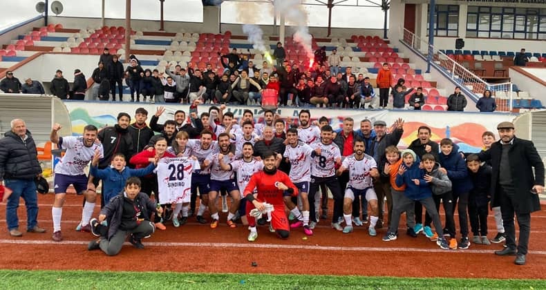 Sındırgı Belediyespor liderliğe yükseldi