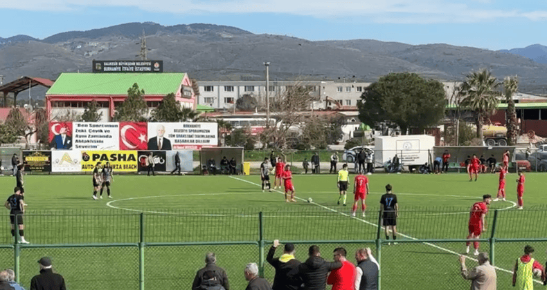 Burhaniye Belediyespor Hendekspor'u eli boş gönderdi