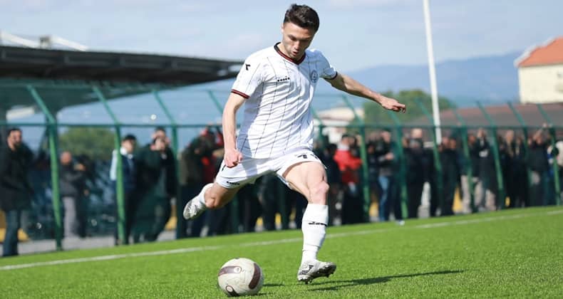 Burhaniye Belediyespor'a ilk 45 dakika yetti