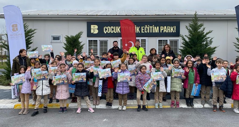 Öğrencilere trafik eğitimi verildi