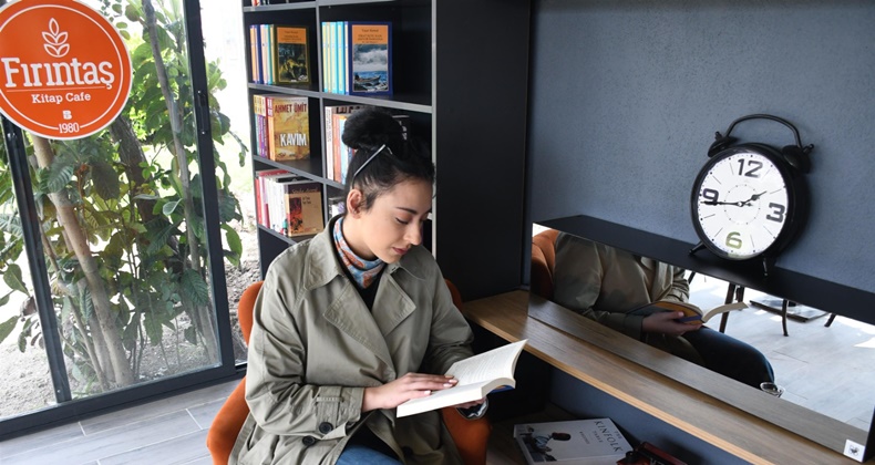 Fırıntaş Kitap Kafe yeni yerinde hizmet veriyor
