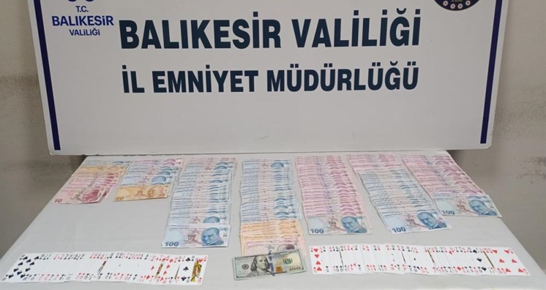 Kumar oynatan 3 şahsa operasyon