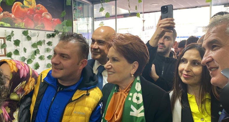 Meral Akşener, gezdiği Gönen’de turşu ve asma yaprağı satın aldı