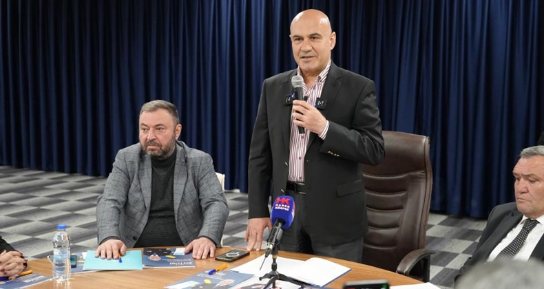 Çömez’den, Özgür Özel’e ‘çaresizlik ve siyasi kalpazanlık’ suçlaması