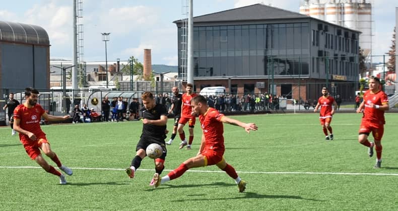 Balıkesir Büyükşehir Belediyespor kendi sahasında kaybetti