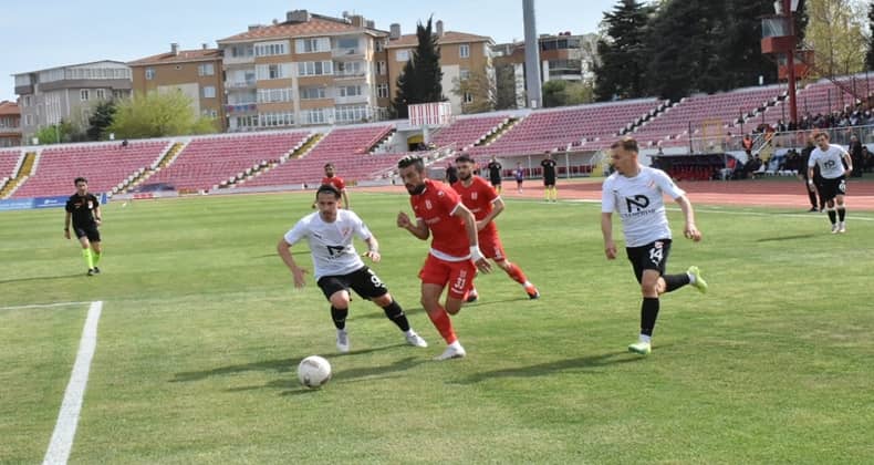 Balıkesirspor Sebat Gençlik’i 4-1 yendi