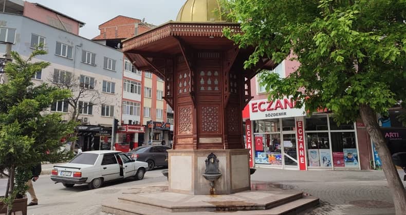 Kadir ve Müzeyyen Kulağıdelik Şadırvan Çeşmesi