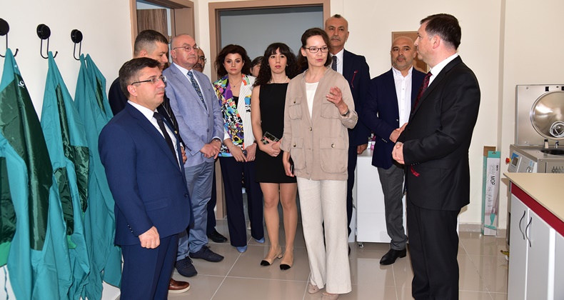 BAÜN Tıp Fakültesinde Hücre Kültürü Laboratuvarı Açıldı