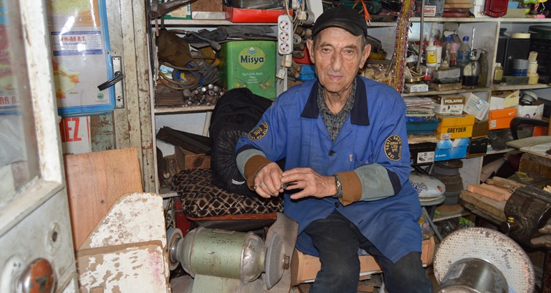 41 yıldır bıçak biliyor