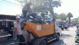 Belediye ekipleri 9 günde yaklaşık 15 bin tona yakın çöp topladı