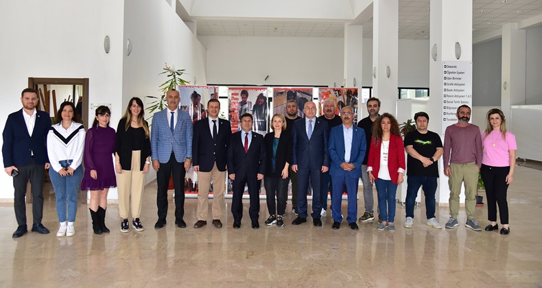 Rektör Yücel Oğurlu Güzel Sanatlar Fakültesini Ziyaret Etti