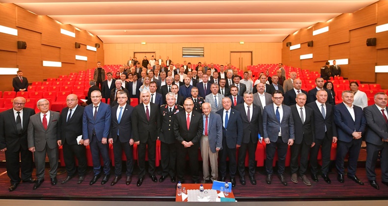 Vali İsmail Ustaoğlu Muhtarlarla Buluştu