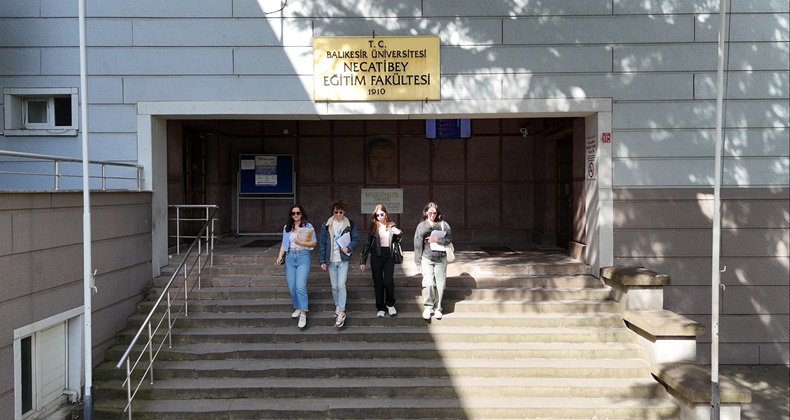 Necatibey Eğitim Fakültesinde 4 Bölüm Akredite Oldu