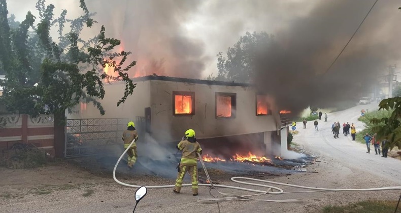 Gönen’de korkutan yangın