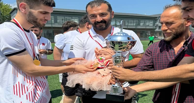 Altmış günlükken kupa sevinci yaşadı