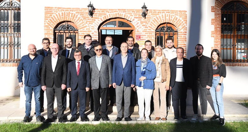 İş insanlarından Konakpınar’a tam not