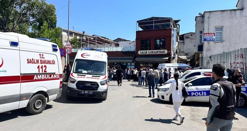 Kız Arkadaşını Sokak Ortasında Öldürüp Kendi Kafasına Sıktı