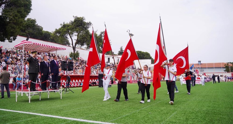 Ayvalık’ta sönmeyen 19 Mayıs coşkusu