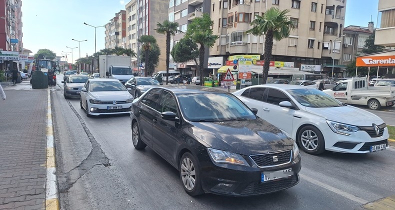 Gazi Bulvarı’nda Sabah Hareketliliği