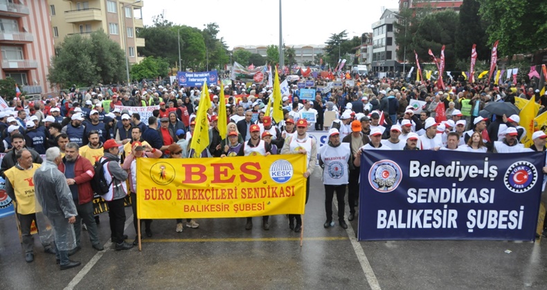 1 Mayıs Yürüyüş ve Halaylarla Kutlandı