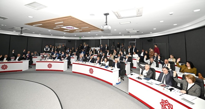 “Kasadaki parayı da borcu da açıklayın”