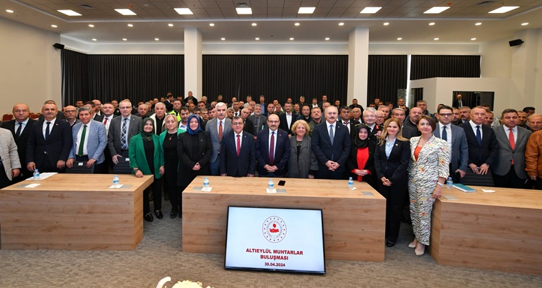 Vali İsmail Ustaoğlu Altıeylül’deki muhtarlarla buluştu