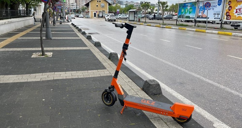 Bandırma’da e-scooterlar trafiği tehlikeye sokuyor