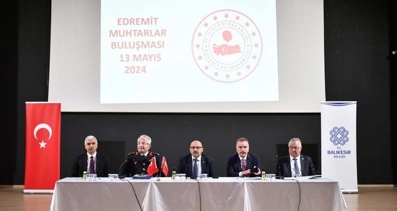 Vali İsmail Ustaoğlu Edremit’te Muhtarlarla Buluştu