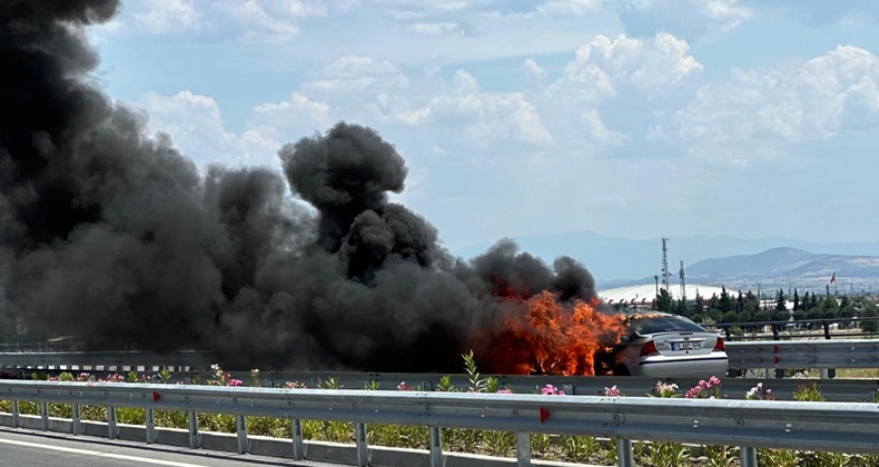 Kuzeybatı Çevreyolu’nda Araç Yangını