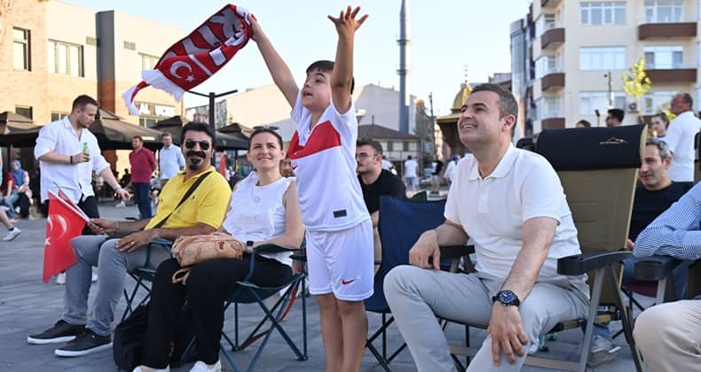 Balıkesir’de, LED’lerde EURO2024 heyecanı yaşanıyor