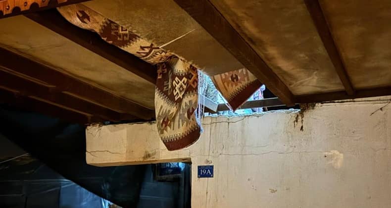Betopan Panelin Kırılması Sonucu Balkondan Düşen Adam Yaralandı