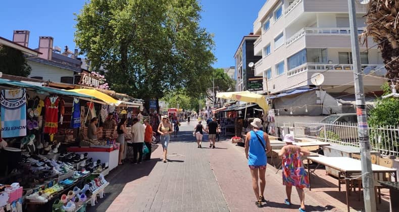 Edremit'te Tatil Sezonu Açıldı