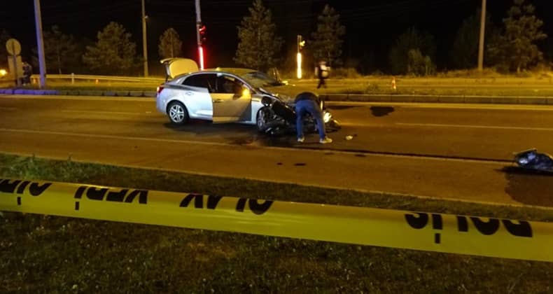 Tavşanlı’da Otomobilin Motosiklete Çarptığı Feci Kaza Kamerada 2 Ölü