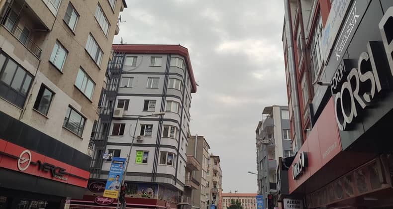 Termometreler 24 Dereceyi Gösteriyor