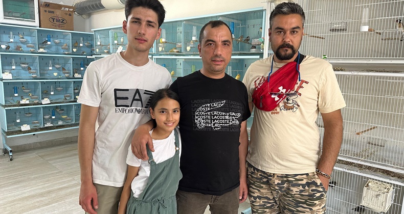 En Büyük Hobisi Kuş Yetiştirmek ve Üretmek