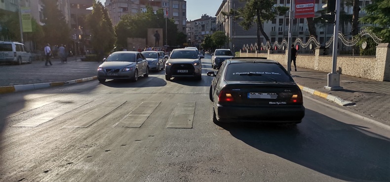 Ters yöne gitmeye çalıştı