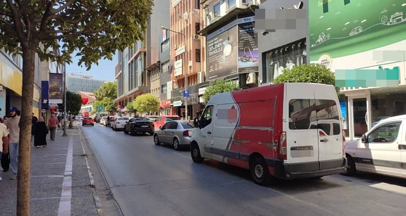 Anafartalar Caddesi'nde Çift Şerit Park Sorunu