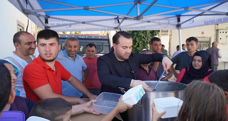 Balıkesir Büyükşehir Belediyesi Macarlar ve Kabakdere’de aşure hayrı düzenledi