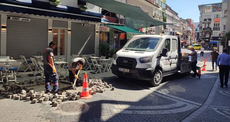 Çöken Yola Belediye Ekiplerinden Hızlı Müdahale