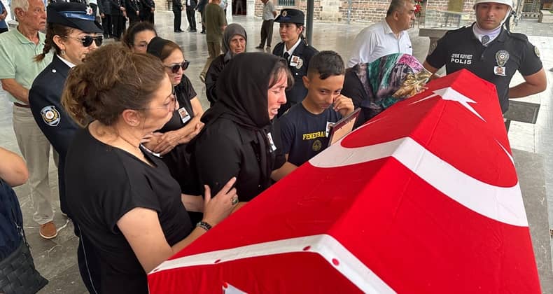 Kalp krizi geçiren polis Kızıltaş gözyaşları arasında uğurlandı