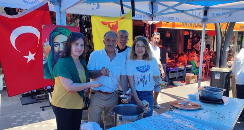 Pir Sultan Abdal Kültür Derneği Aşure Hayrı Düzenledi