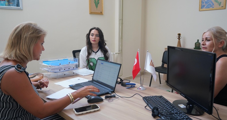 Büyükşehir, gençlerin yanında olmaya devam ediyor