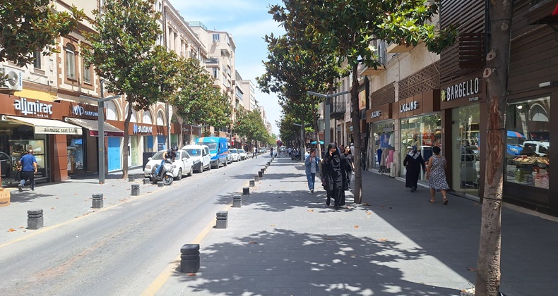 Çarşı bomboş kaldı