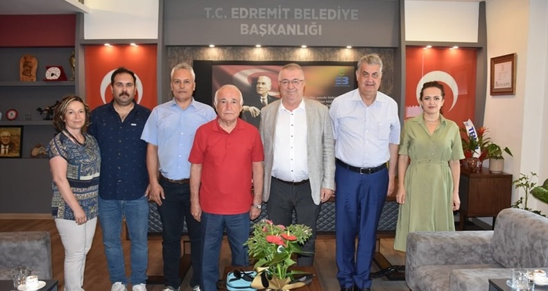 CEMİL ÇİÇEK'TEN EDREMİT BELEDİYESİNE ZİYARET