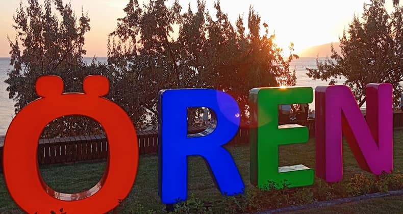 Ören Plajı Gece de Hareketli Gündüz de