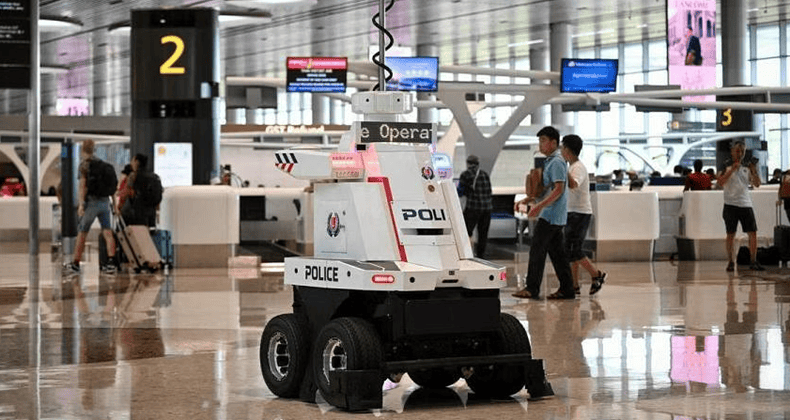 Sokaklarda Robot Polisler mi Devriye Gezecek?