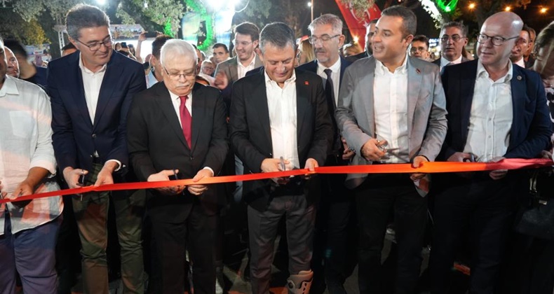 Özgür Özel “34. Burhaniye-Ören Turizm Kültür ve Sanat Festivali”nin açılışına katıldı