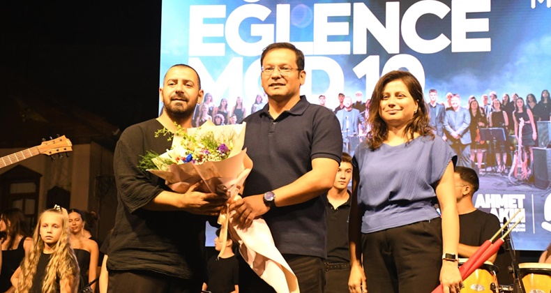 Sındırgı’da MOD10 Gençlik Konserine yoğun ilgi