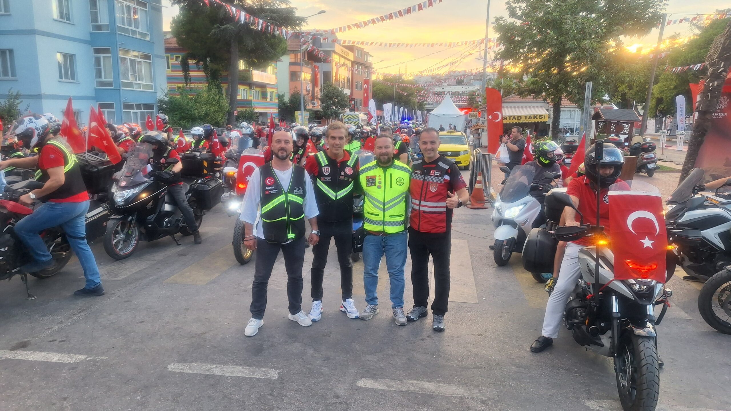 Balıkesir’de Motosiklet Gruplarından Zafer Bayramı Coşkusu