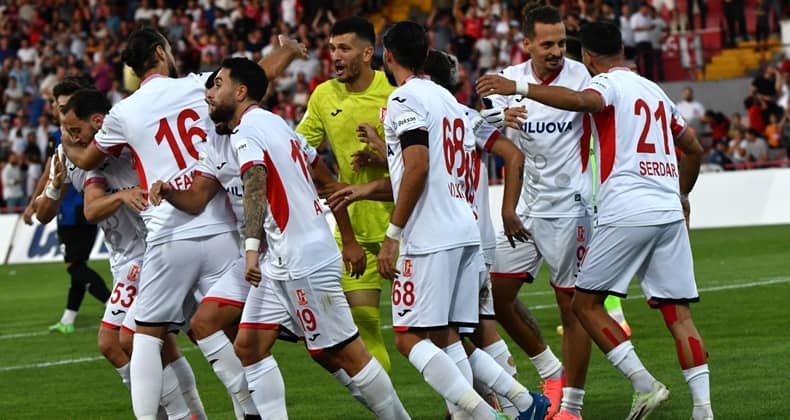 Balıkesirspor Fatsa Belediyespor 4-1 Mağlup Etti
